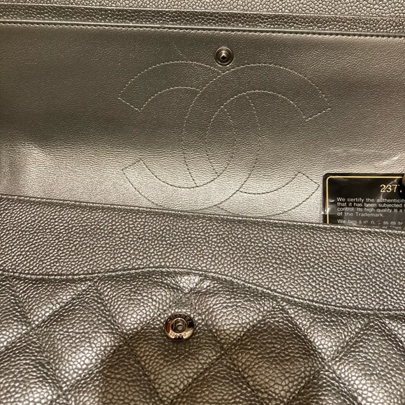 SOLD!!!  Chanel Metallic Caviar double flap Jumbo - Picture 5 of 7